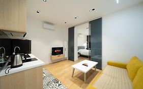 Cosy Urban Central Apartment