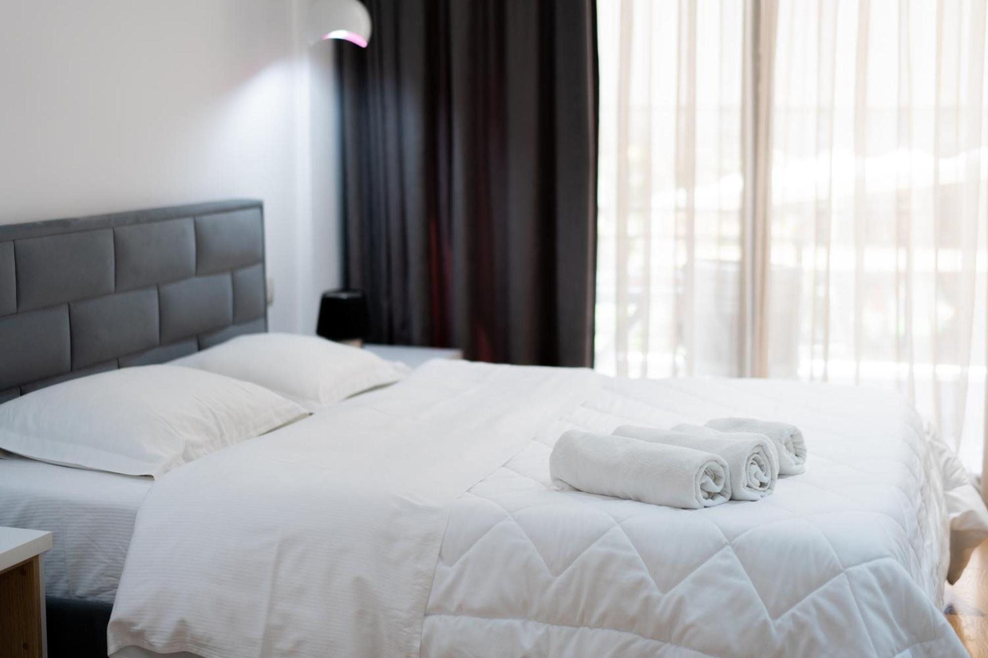 Cosy Urban Central Apartment Tirana Extérieur photo